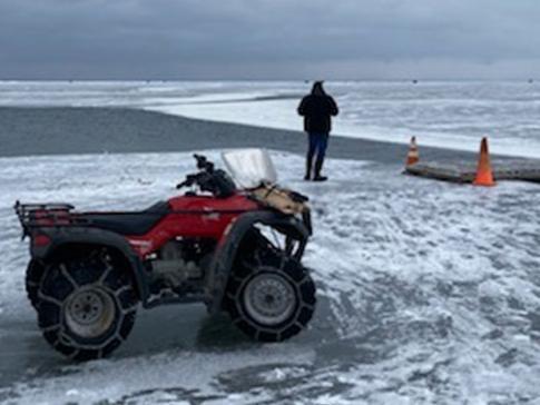200 fiskare räddades från isflak i Minnesota